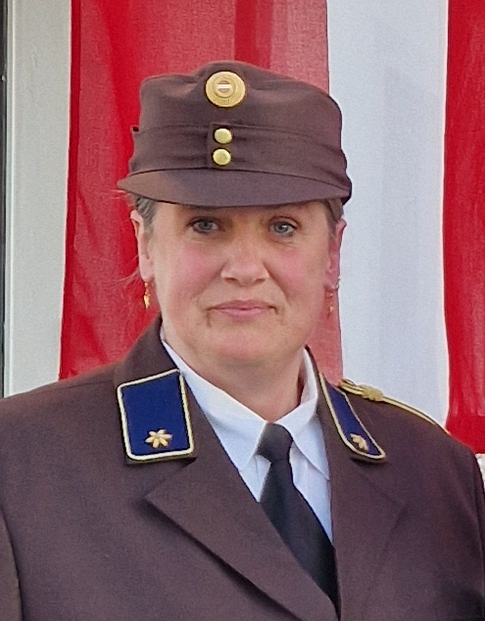 V Doris Woletz